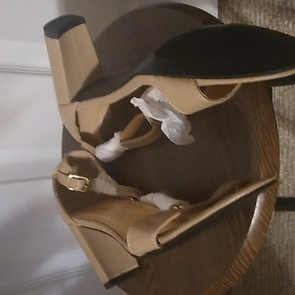 Shoes - Picture 5 of 5